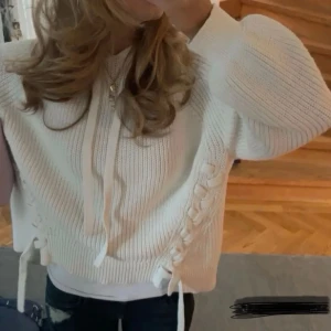 Snygg hoodie  - Super snygg stickad Hoodie🎀💗