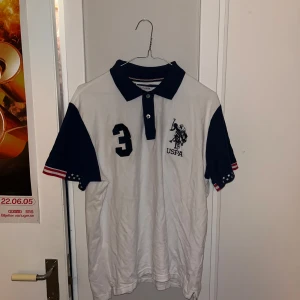 Polo pikétröja  - Tja! Säljer nu denna US polo assn pike då den ej kommer till användning. Använd fåtal gånger. Lite chief keef vibes