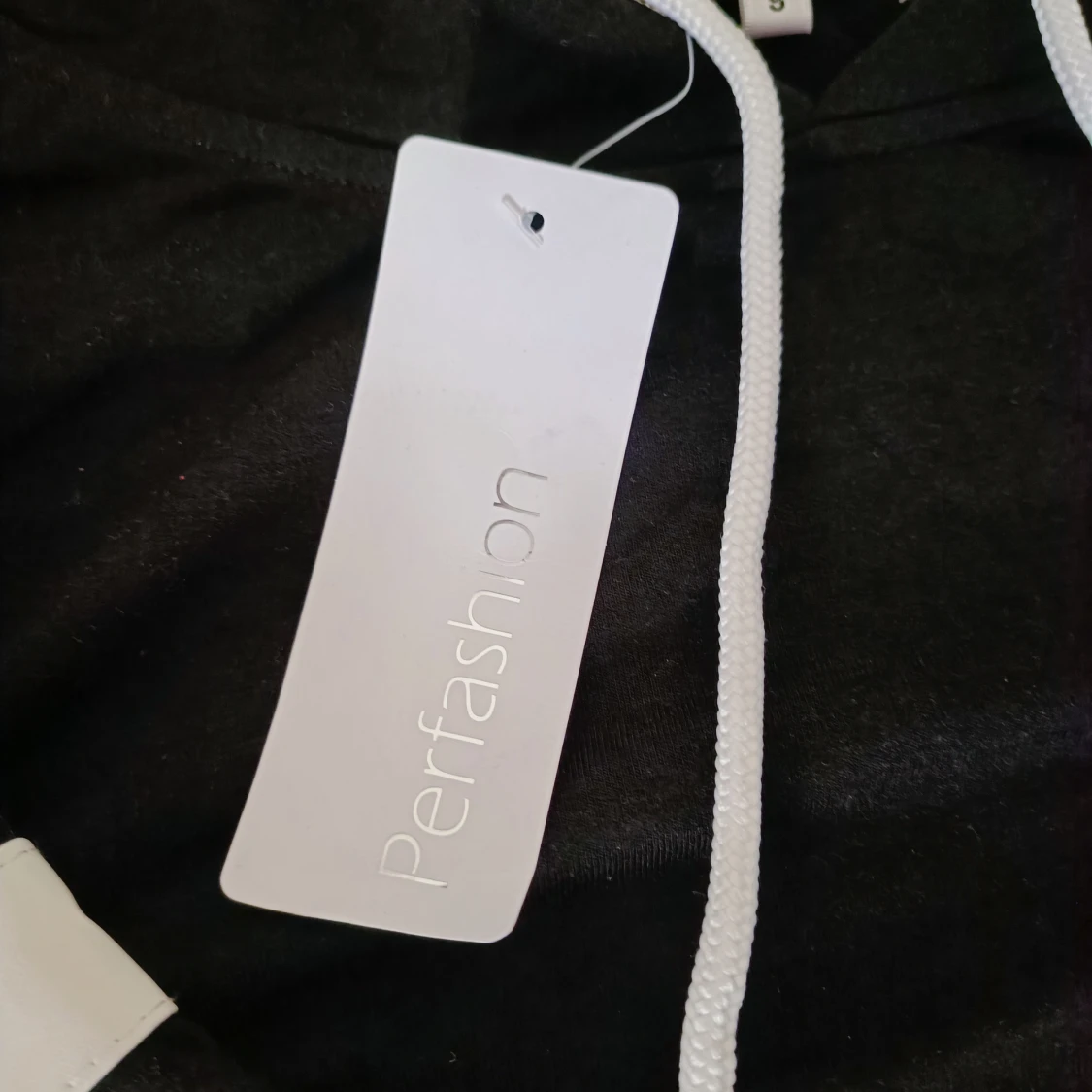 Svart hoodie från Perfashion - 91