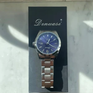 Herr klocka - Hej säljer min klocka som är helt ny och inte använt den alls