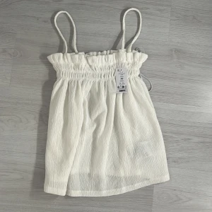 Topp - Jättefin topp från Gina, aldrig använd. 