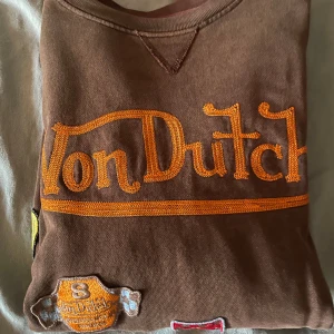 Von dutch - Säljer en super fin tjock tröja. Som i nyskick 