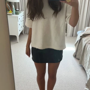 Läder kjol - Superfin svart läder kjol från mango❤️ köpt i storlek S🤗