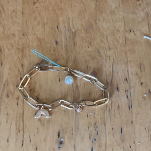 Snyggt glitter armband  - Glitter armband har inte använts en enda gång 