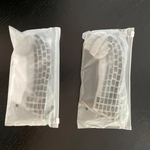 Nya gripsocks - Nya vita och svarta gripsocks Bra kvalite, sköna och töjbara Storlek 38-44