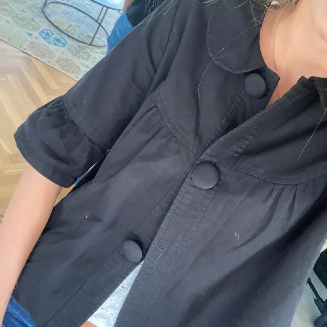 Svart jacka med knappar - 90