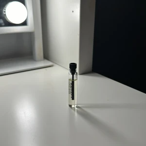 Essnce tester  - Essnce tester i doften Woody sandal. Gör en bundle med övriga testers som finns ute om du vill köpa flera!