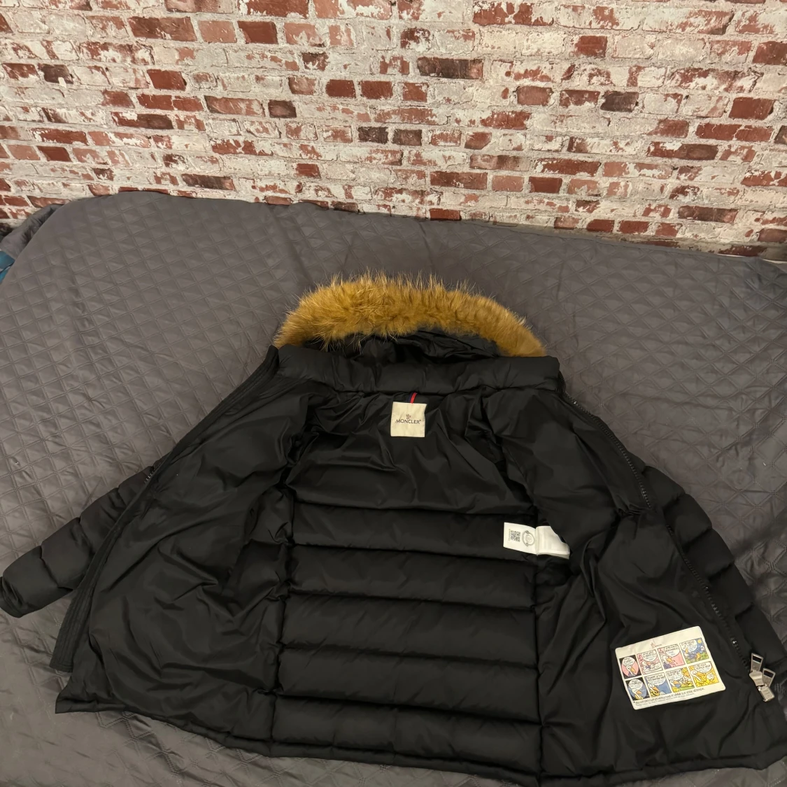 Moncler jacka  - 90