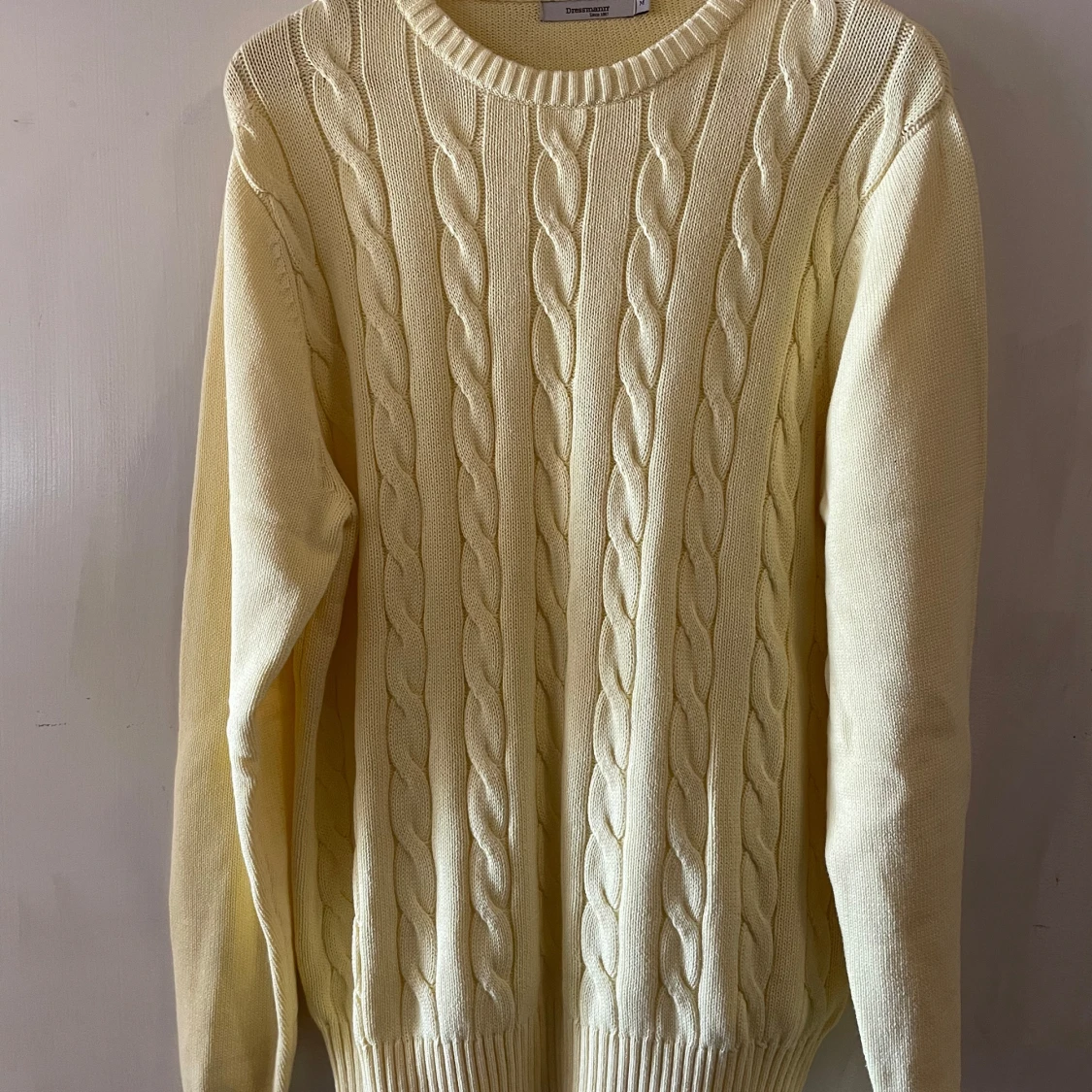 Stickad tröja från dressmann