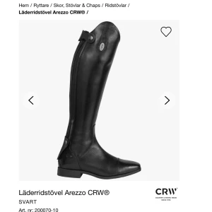 Ridstövlar  - Säljer mina ridstövlar som är köpta på hööks sälje pga dom passar inte längre. Dom är i bra skick💗pris kan diskuteras.