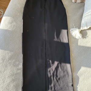 Kostymkjol  - Snygg kostym kjol ifrån Gina  som tyvärr är för liten för mig! 