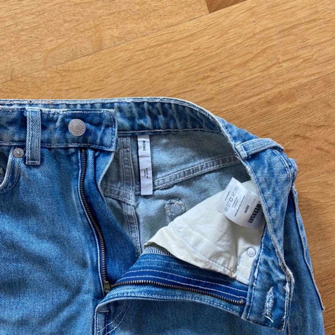 Blåa Jeans från Weekday  - 92