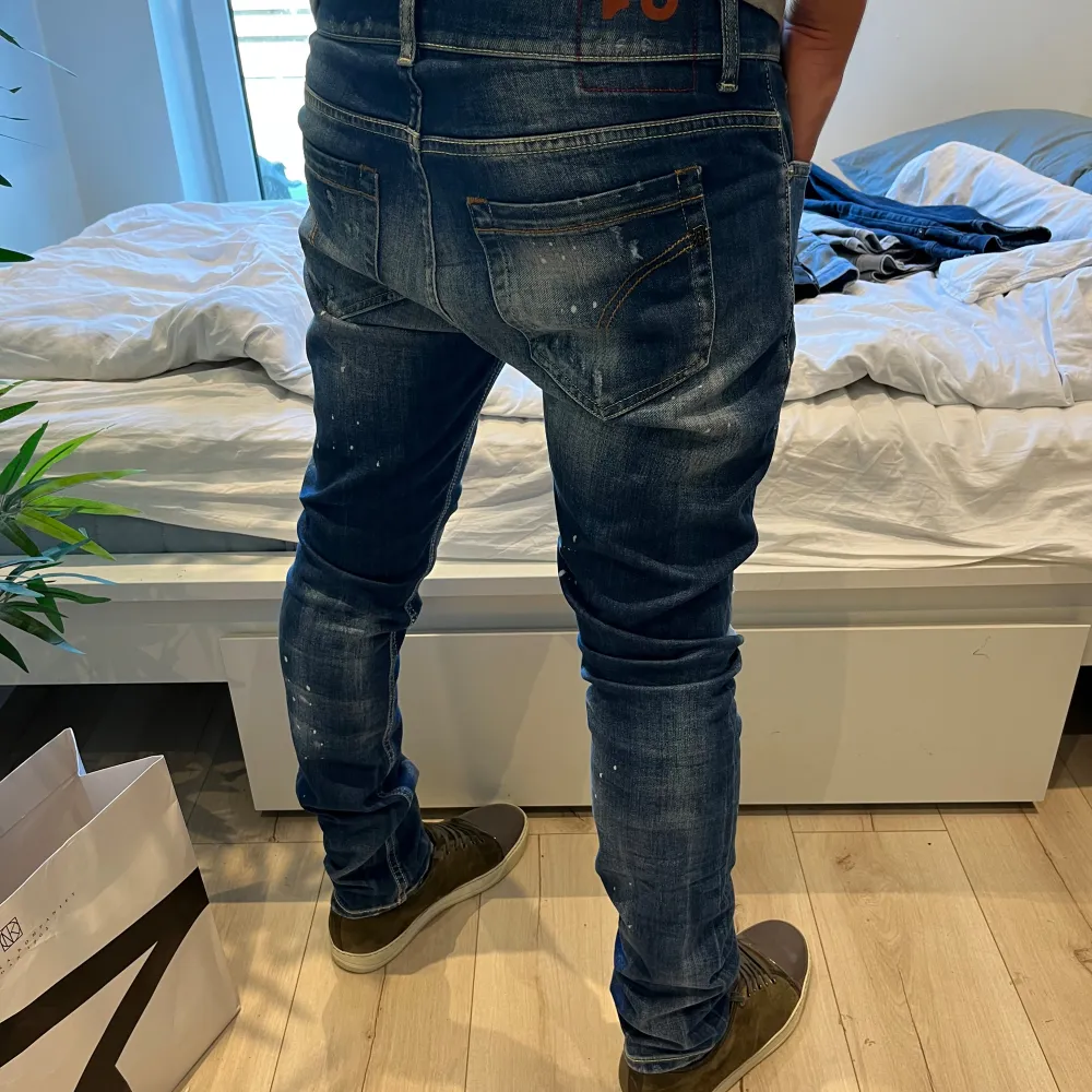 Marknadens fetaste jeans. Hej, säljer nu dessa dondup jeansen. Storlek 31. Skick 10/10. Ny pris = 4500:-. Säljas för 1499:-.. Jeans & Byxor.