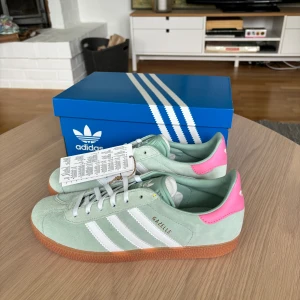 Adidas gazelle mint gröna 💐 - Storlek 38 Helt nya och oanvända 🤍