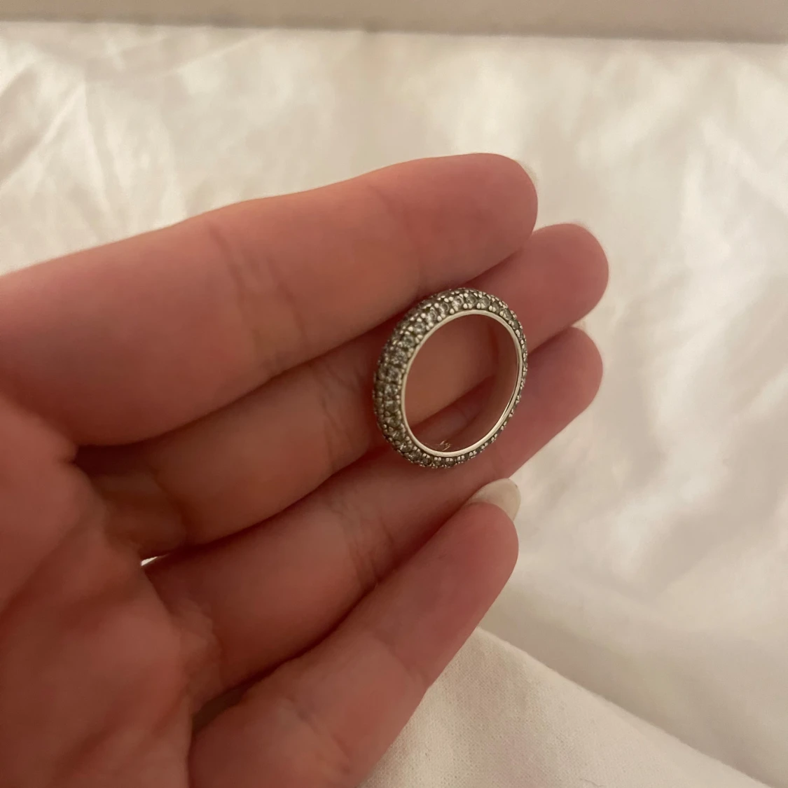 Glittrig silverring - 90