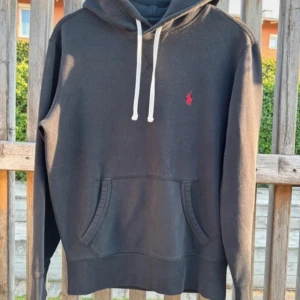 Polo Ralph lauren hoddie  - Polo hoddie storlek xs fint skick Pris 599kr köpte ny för 1800kr kvitto finns 