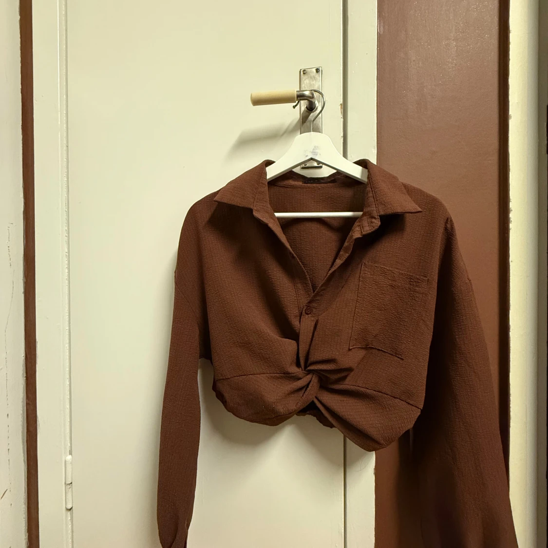 Brun croppad skjorta - 90