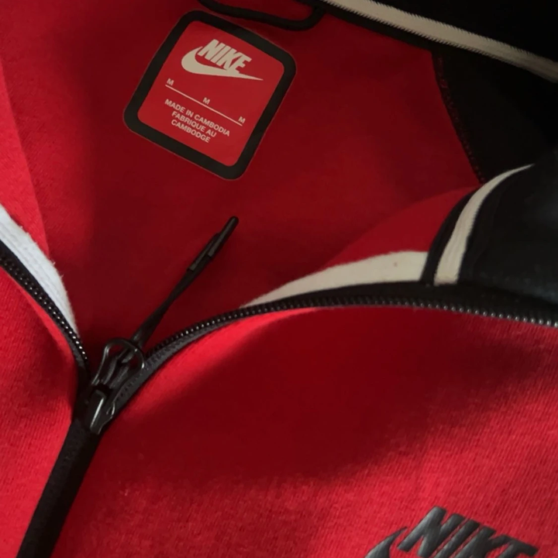 Röd och svart Nike tech - 92