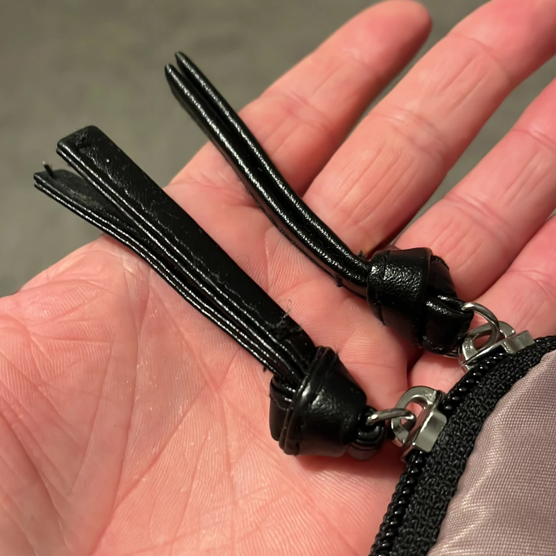 Rosa datorväska från DAY - 91