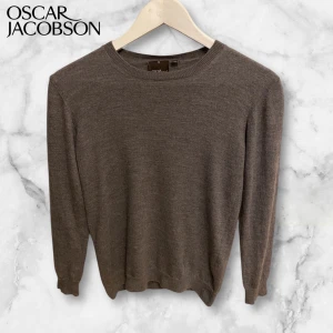 Merino tröja Oscar Jacobson - tröja från Oscar Jacobson i storlek M men egentligen xs passar 155-165 | Väldigt bra skick | nypris 1500kr