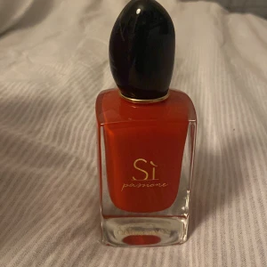 Parfym  - Säljer denna goda parfym för jag har en Annan❤️luktar jätte gott och den är full