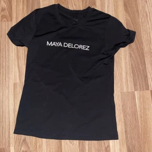 Fin tröja, säljer då jag inte använder den längre. - Knappt använd så den ser helt ny ut