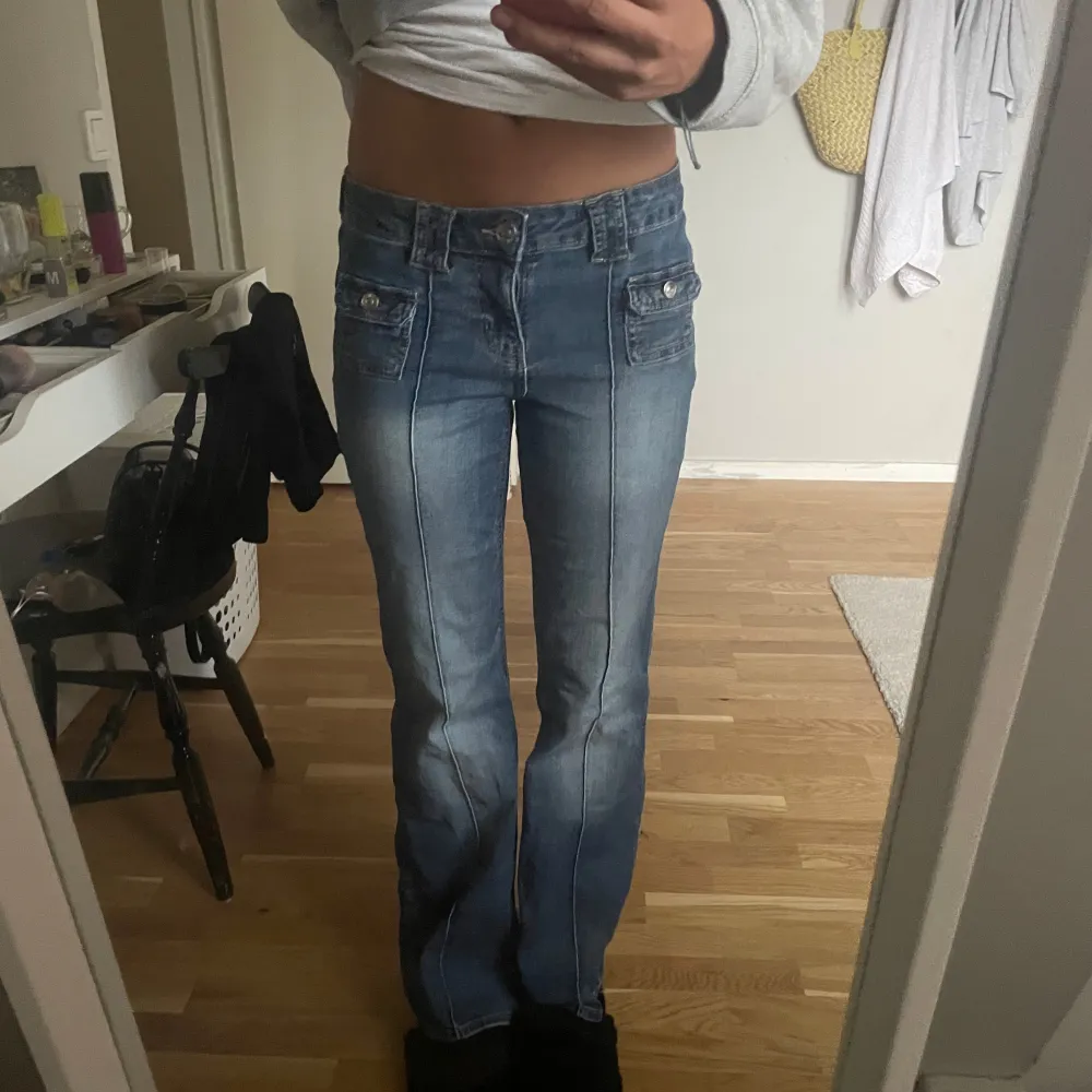 Fina jeans från hm med fickor fram . Jeans & Byxor.