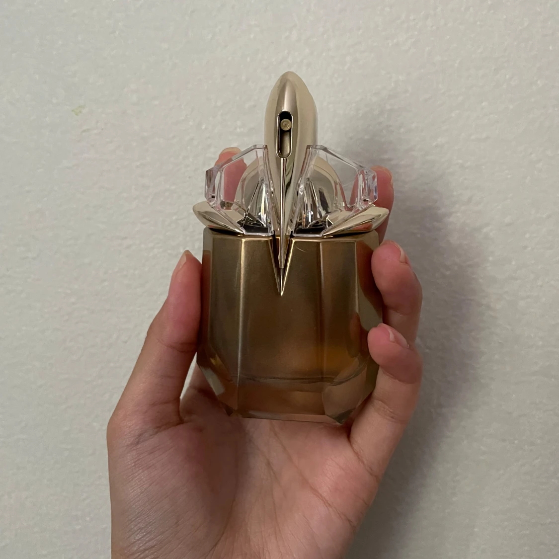 mugler alien goddess