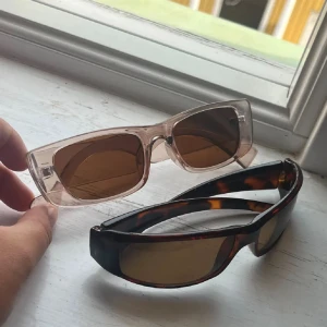 Solglasögon, WEEKDAY - Olika glasögon, 80kr st  Weekday. 