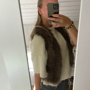 Pälsväst  - Säljer min pälsväst i storlek s 