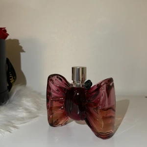 Viktor & Rolf  -  Bon Bon EdP 90 ml, ca halva flaskan kvar. 