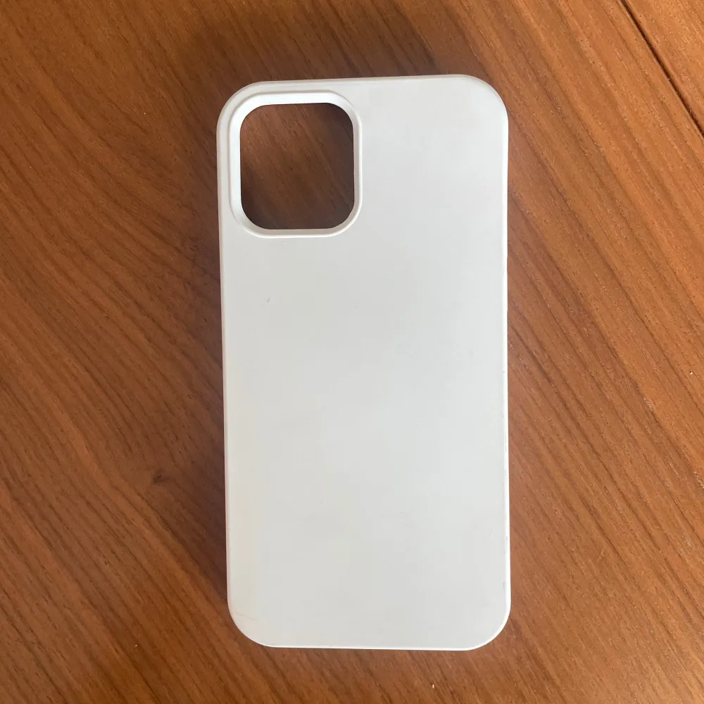 Vitt iphone skal till iphone 12 Oanvänt, endast öppnat. Köpt på teknikmagasinet💗 Kontakta mig för frågor!💕. Asusteet.