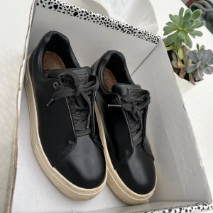 Eytys Doja Leather - Storlek 38. Jätte fint skick. Pris kan diskuteras