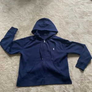 Ralph lauren zip hoodie  - En riktigt fin zip hoodie i nyskick 