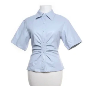 Skjorta - Säljer denna skjorta då den inte kommit till så mycket användning, den är i bra skick💓