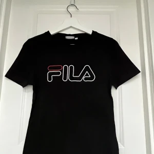 Fila T-Shirt - Jätte skön