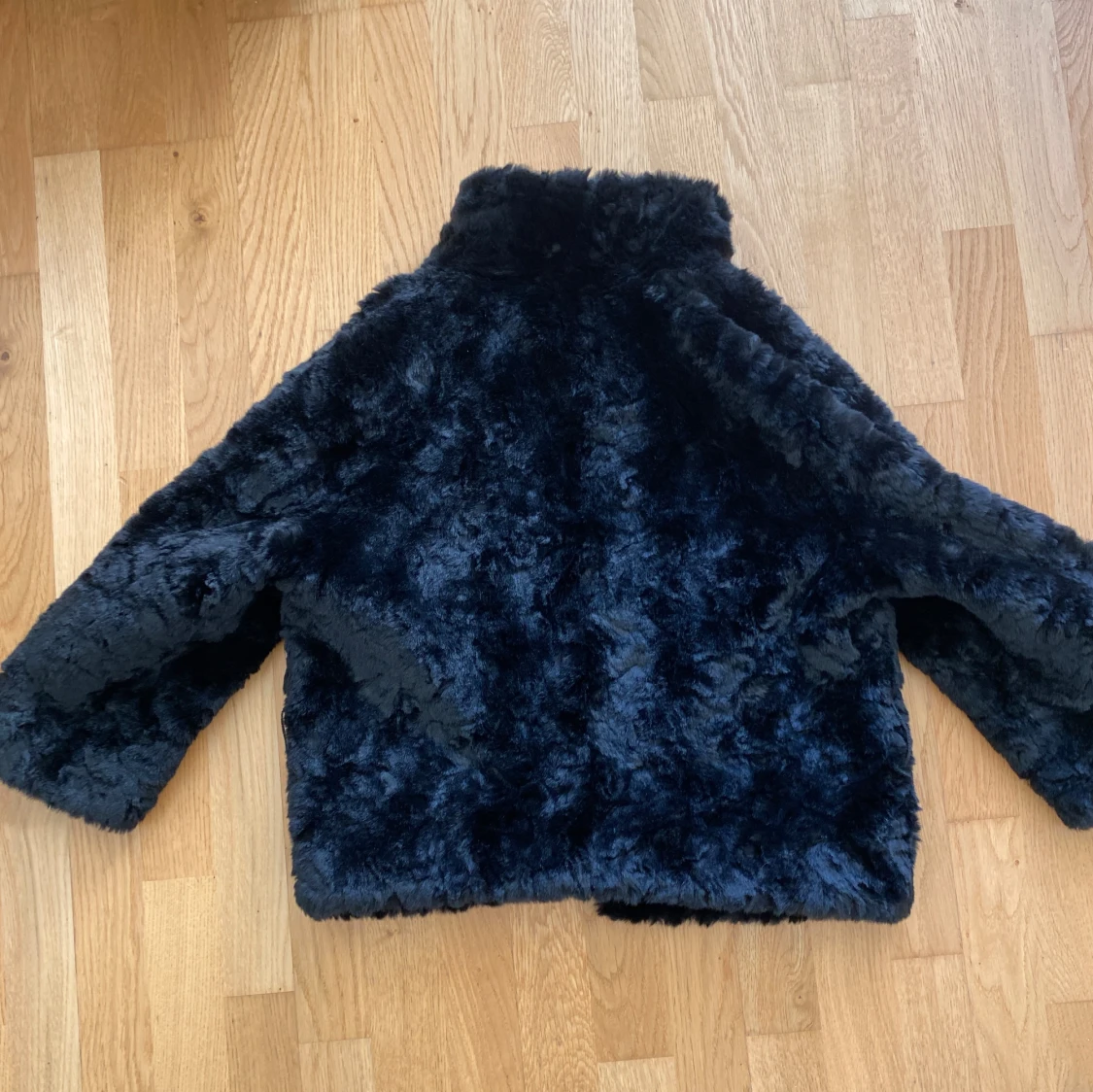 Trekvartsärm pälsjacka - 90