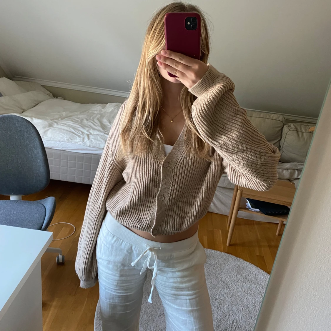 Mjuk ljusbrun/beige ribbad stickad höst kofta - 91