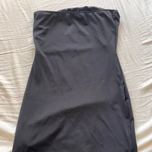 Klänning - Vanlig svart klänning aldrig använd 