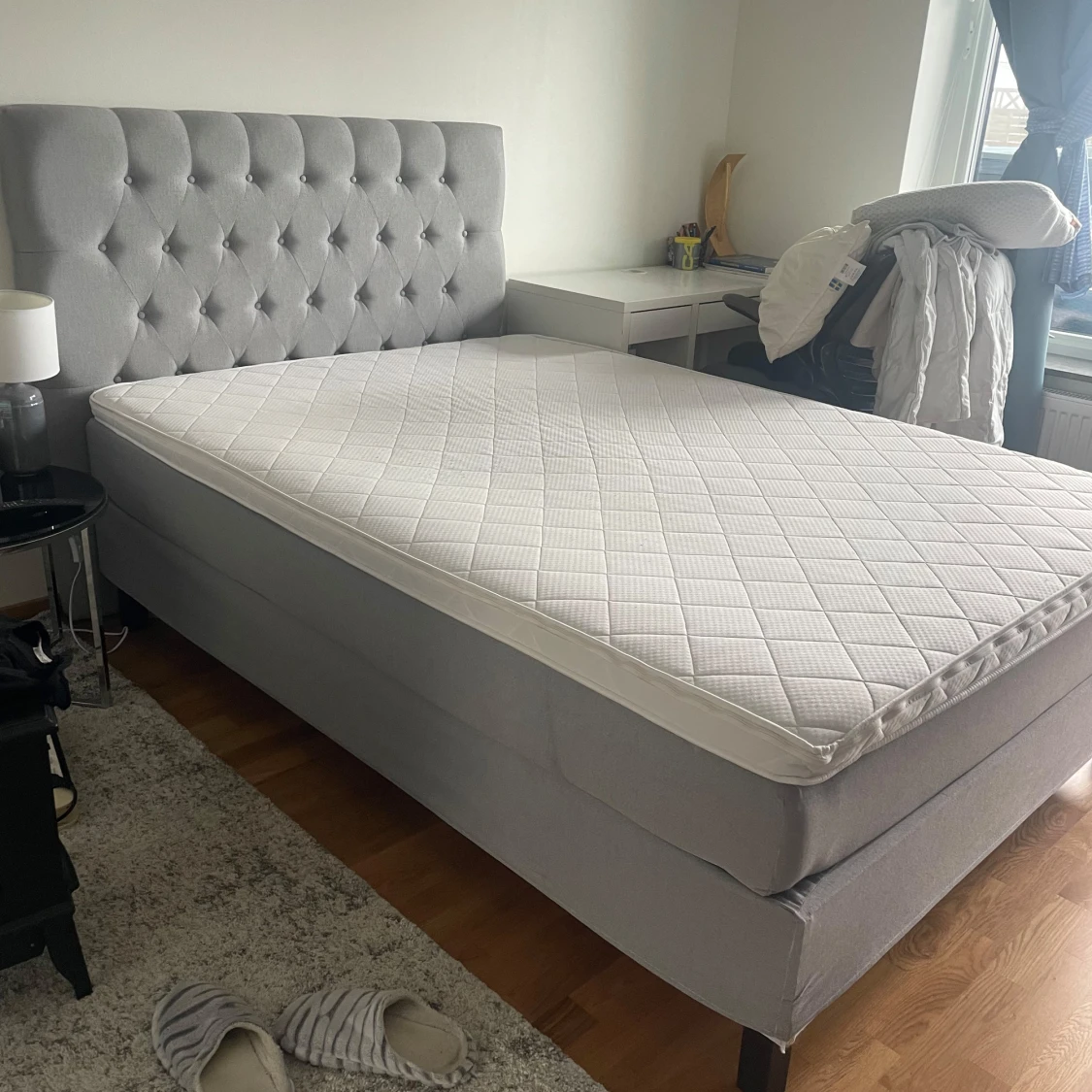 Kontinental säng,140x200, köpt från Chilli 2021