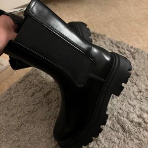 Boots - Chunky boots från HM!! Som ni ser aldrig använt och nypris är 449kr😊