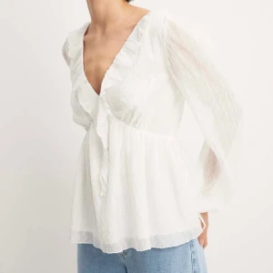 Blus - Jättefin blus från NAKD, endast använd en gång🤩