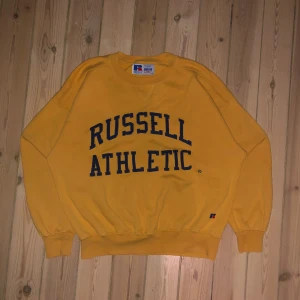 Vintage Russel Athletic tröja M - Storlek M, använd ett flertal ggr.