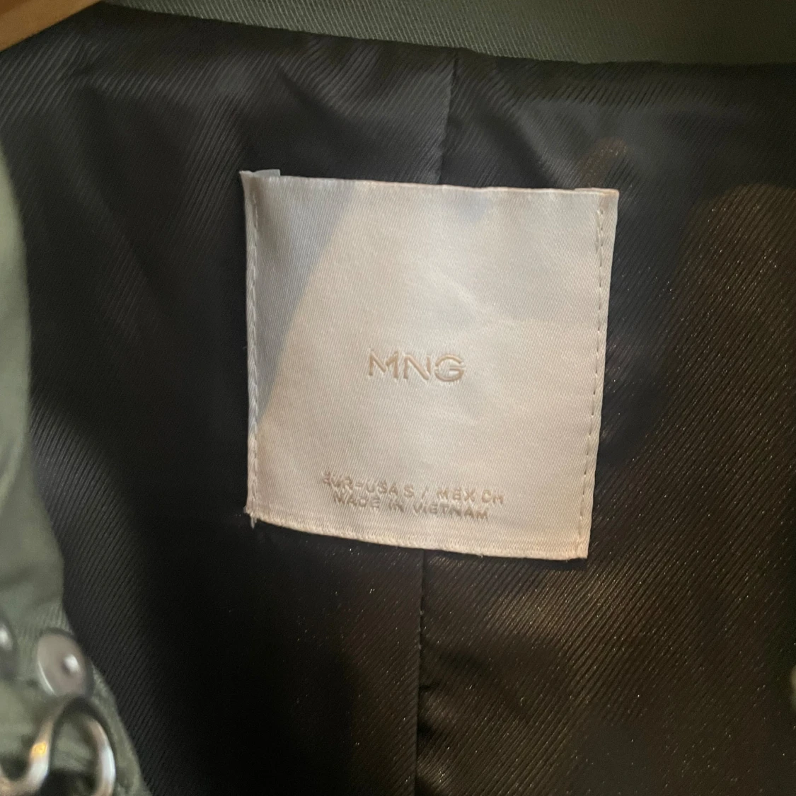 Trenchcoat Khaki/Grön Mango - 90