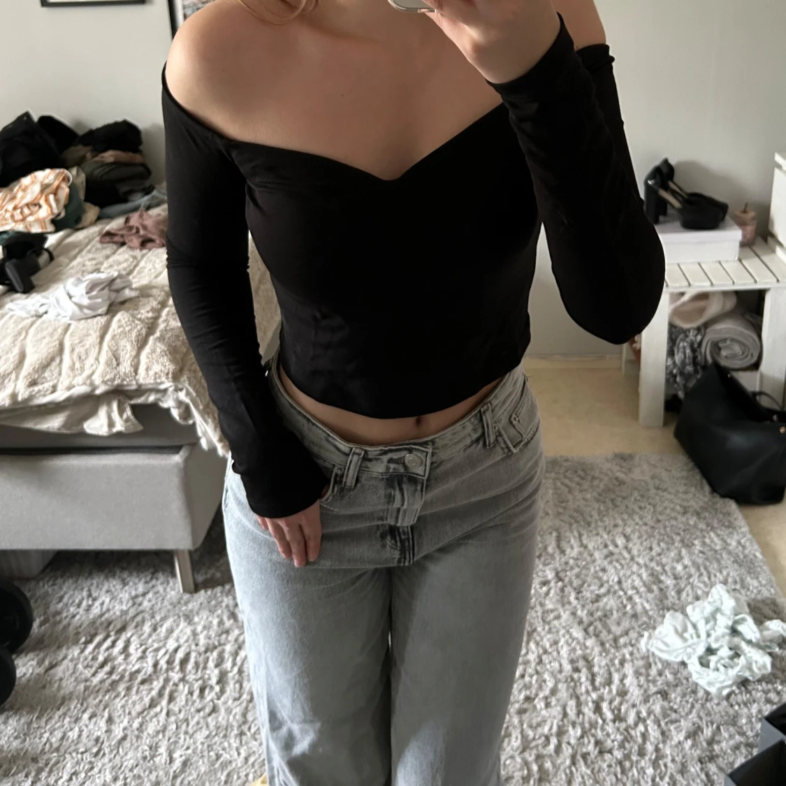 Offshoulder top