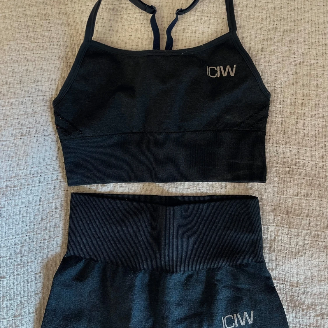 Svart träningstopp från ICANIWILL - 91