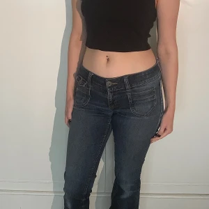Low Rise Jeans - Låg midja. Använda i gott skick. Storlek W29 L34. (ca S/M) 