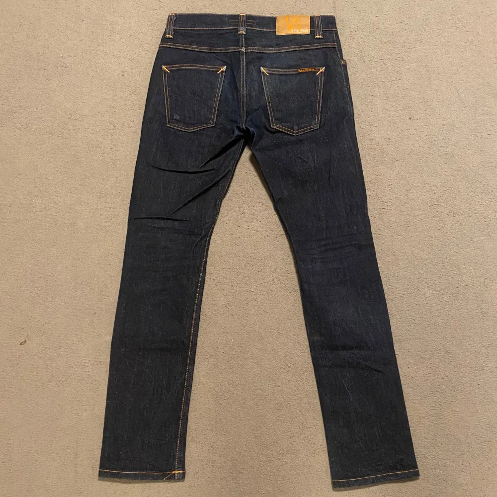 Nudie jeans | 30/30 | Modell Grim Tim | Slim fit | Oanvända 10/10 | Hör av dig vid frågor! . Jeans & Byxor.