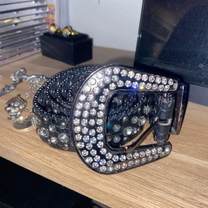Rhinestone bälte  - Rhinestone bälte. Kom privat för fler bilder frågor etc