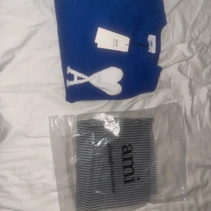 Ami Paris sweatshirt - Ami Paris sweatshirt i storlek M bra passform. Helt ny med tags nypris ca 4000